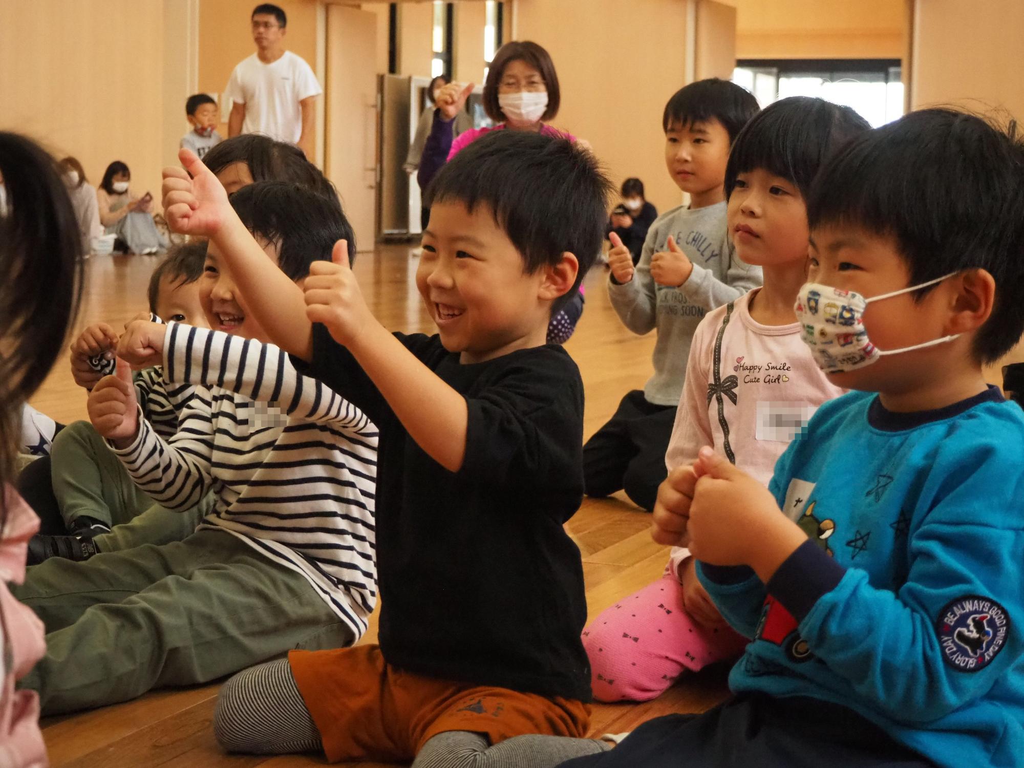手遊び