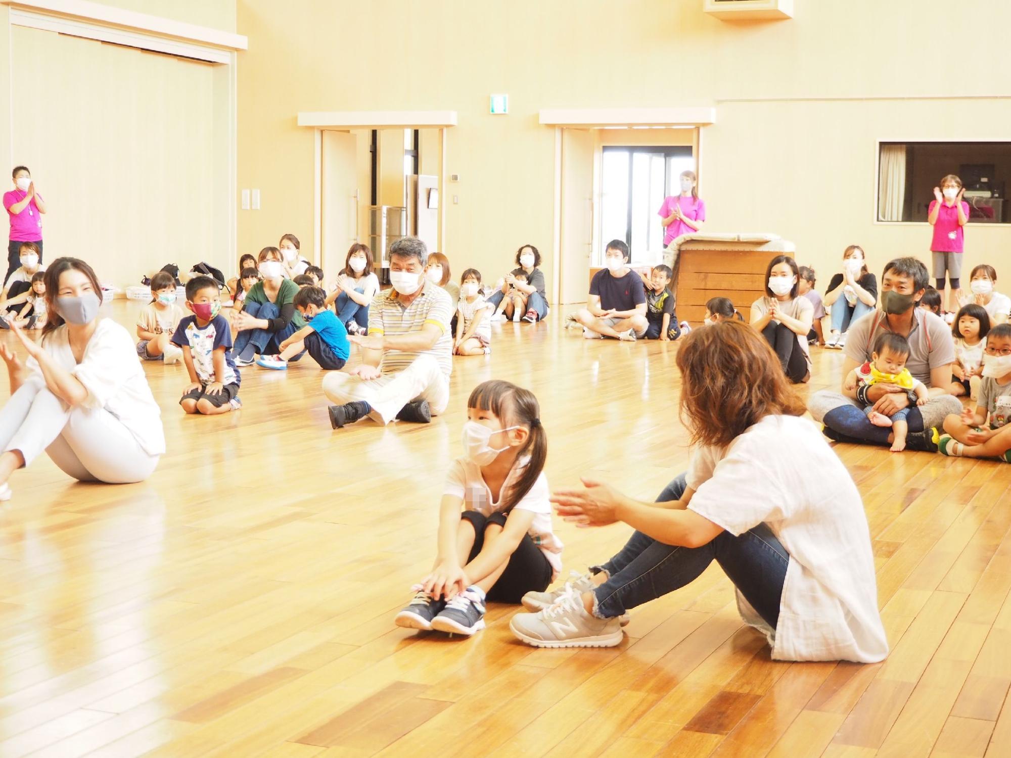 返事が出来た子に拍手