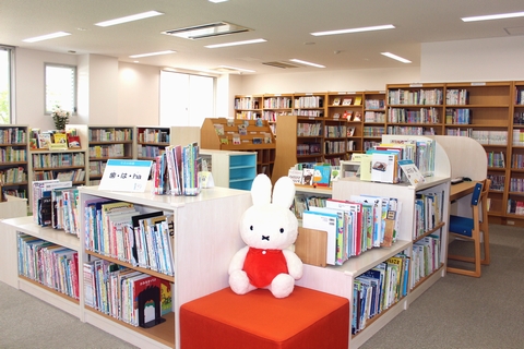 みとよこども図書館の館内の様子