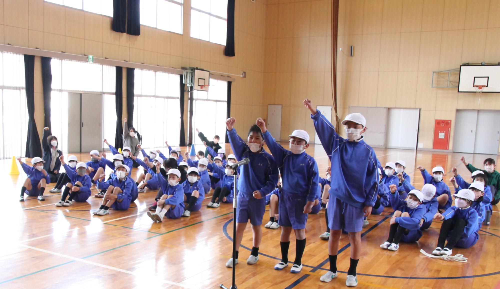 3校対抗長なわとび大会