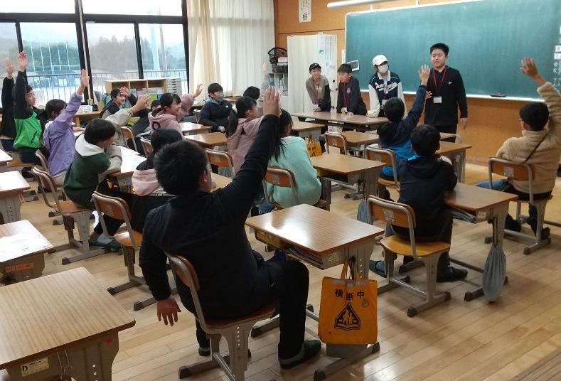 財田小学校でクイズ大会