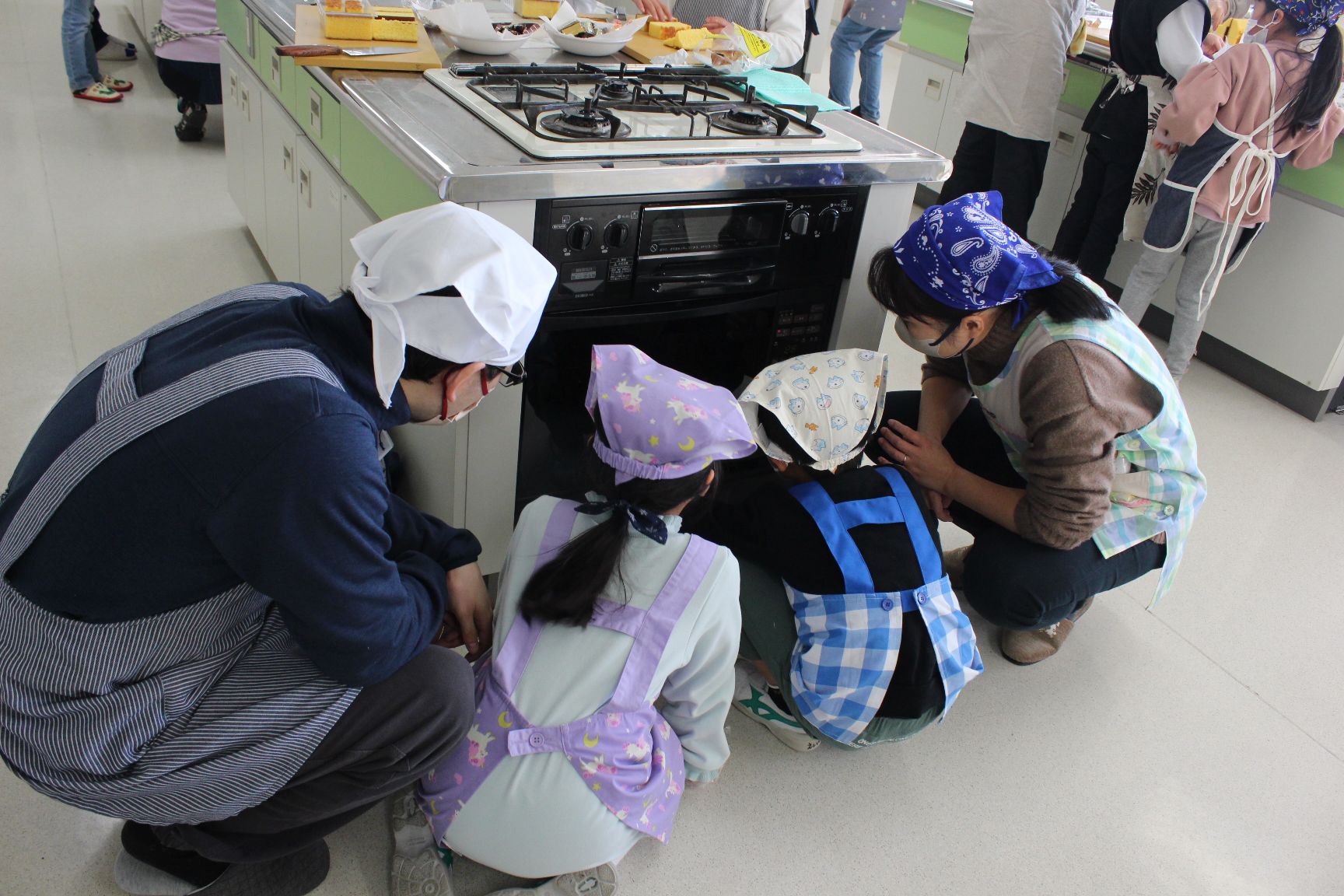 刻んだチョコを電子レンジで溶かす