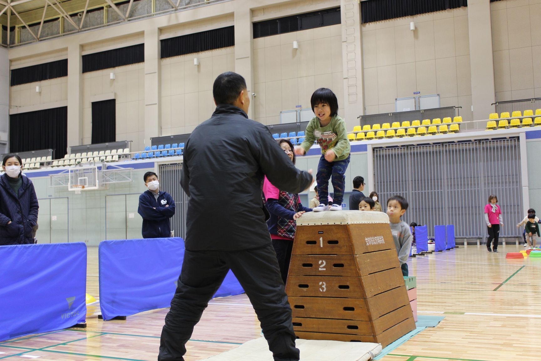 サーキット遊び 跳び箱