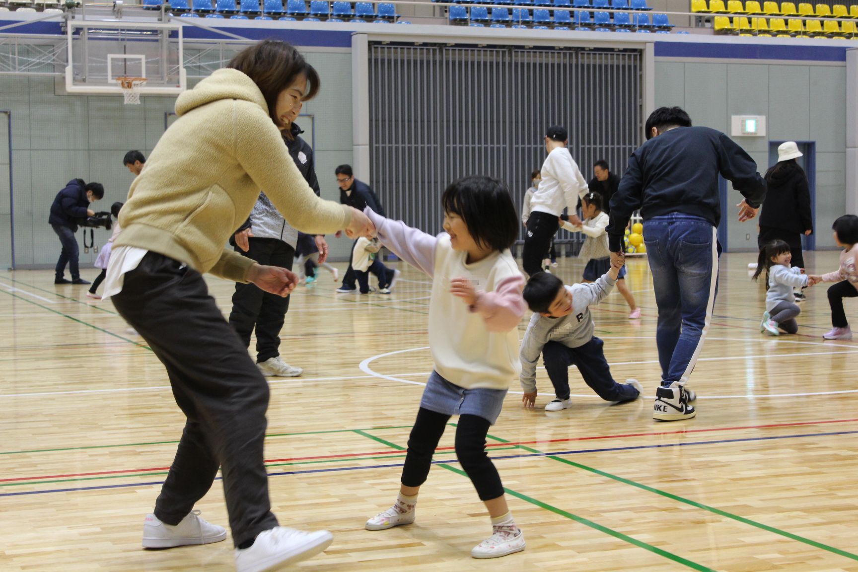 親子運動遊び中