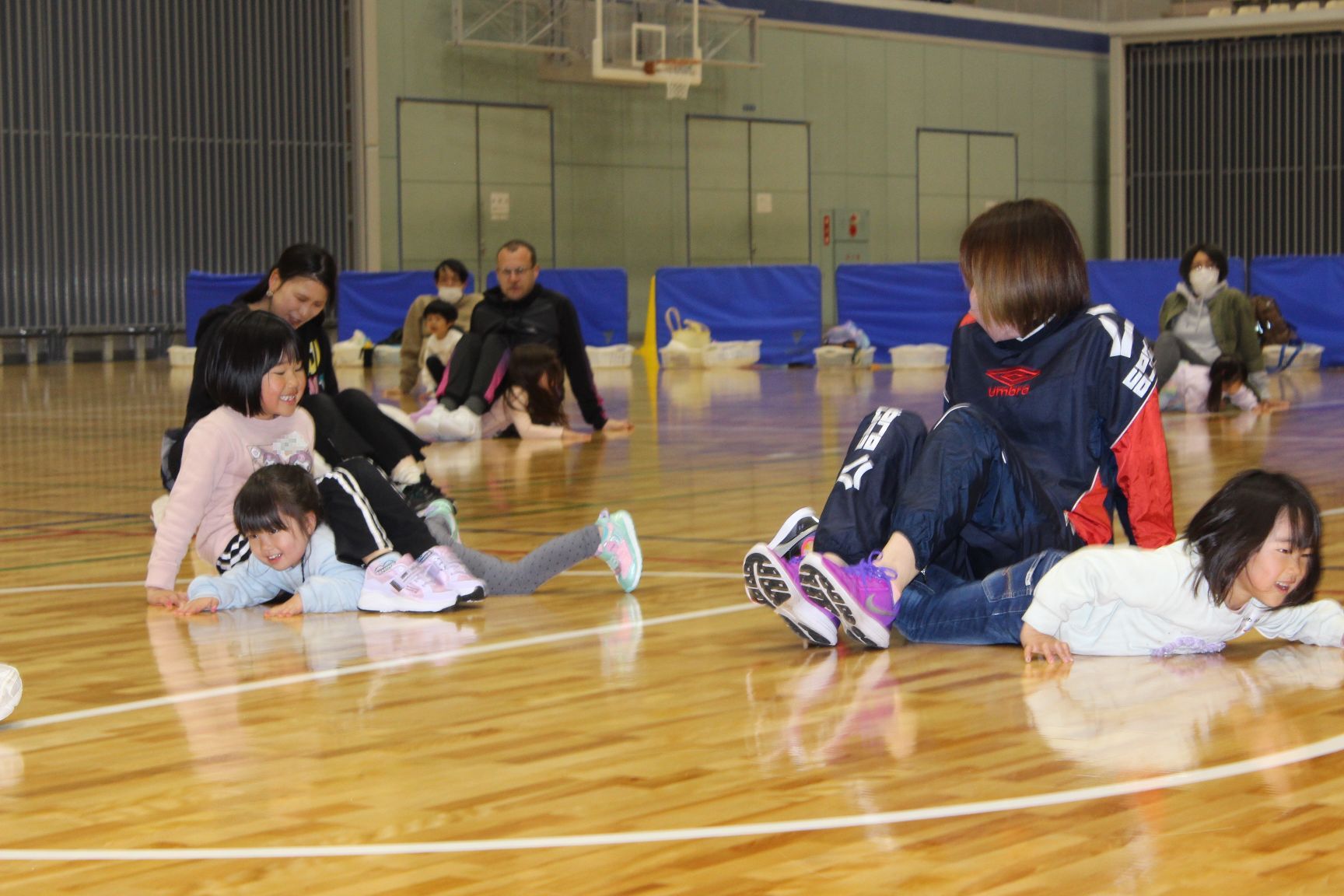 親子運動遊び中