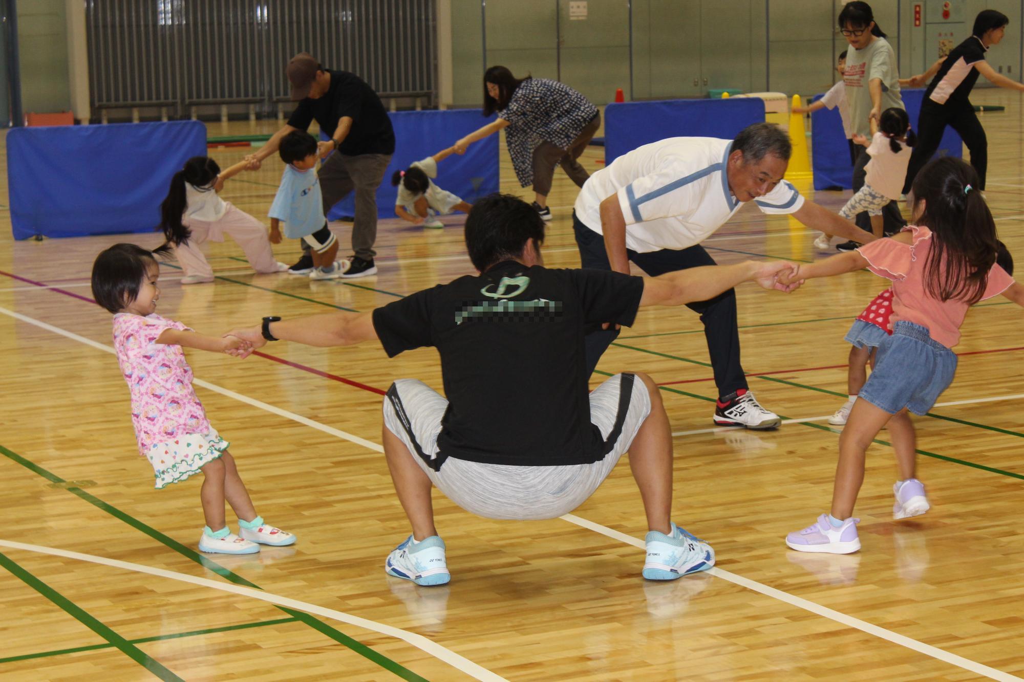 親子で引っ張りあい