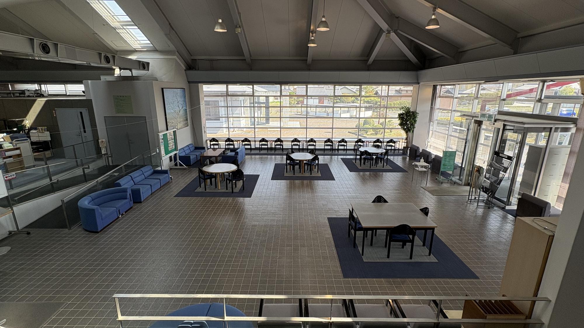 豊中町図書館エントランス2