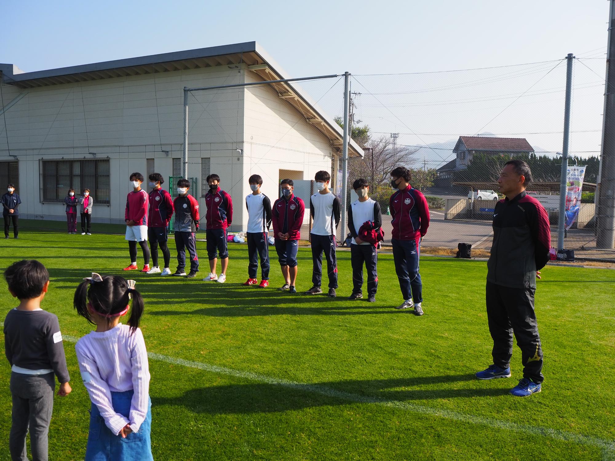 四国学院大学サッカー部と清水先生