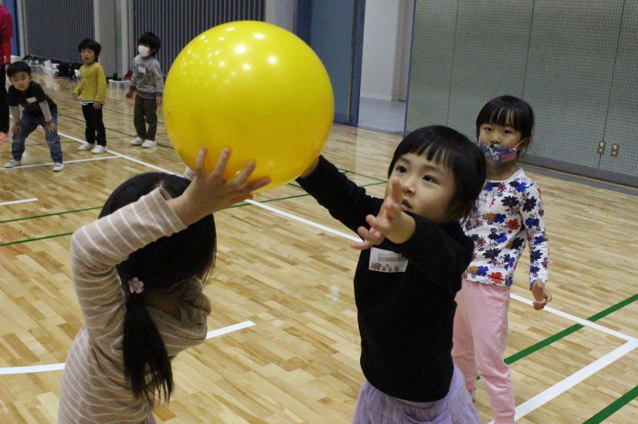ボール送りリレー