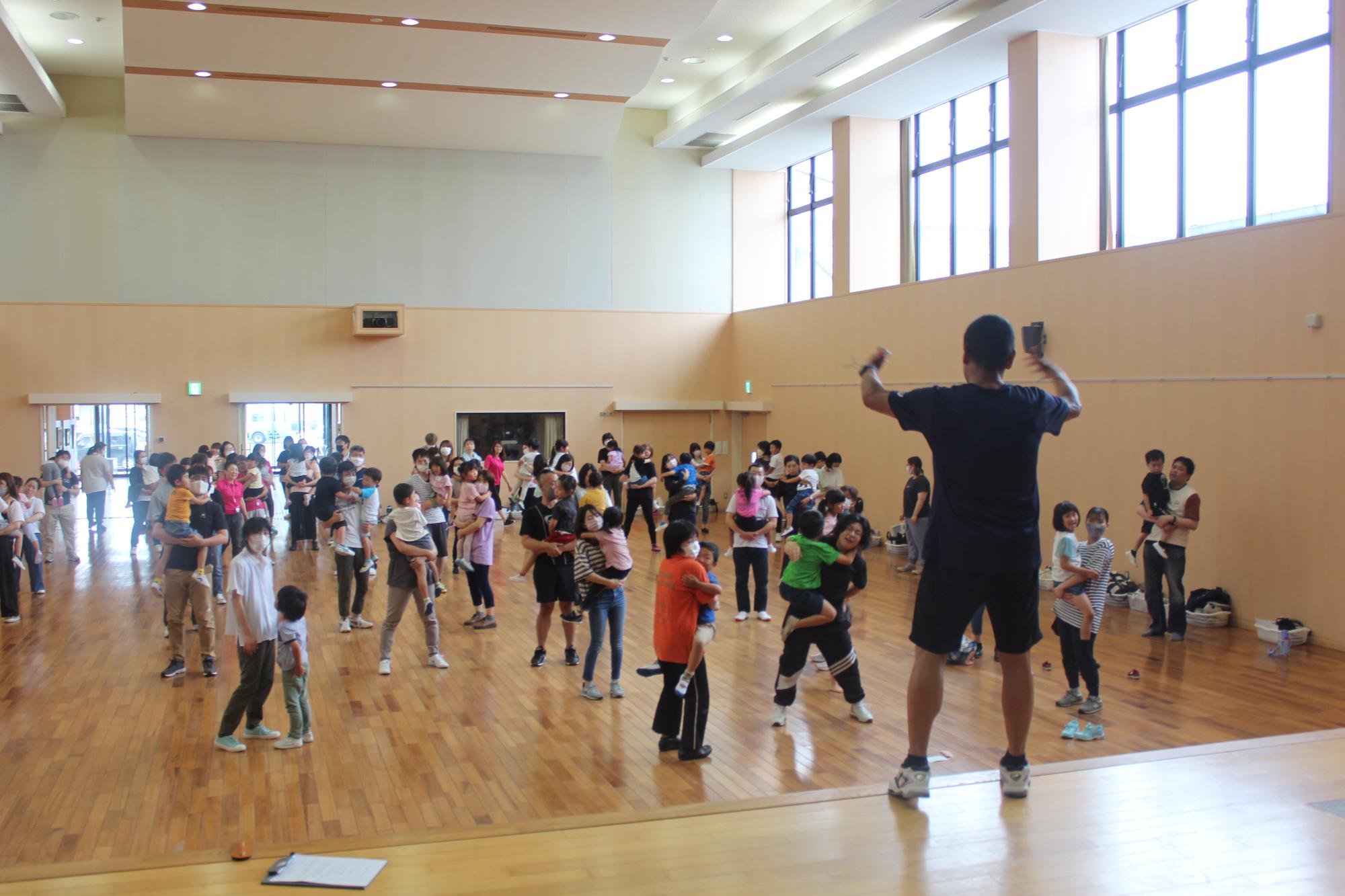 清水先生と親子運動遊び