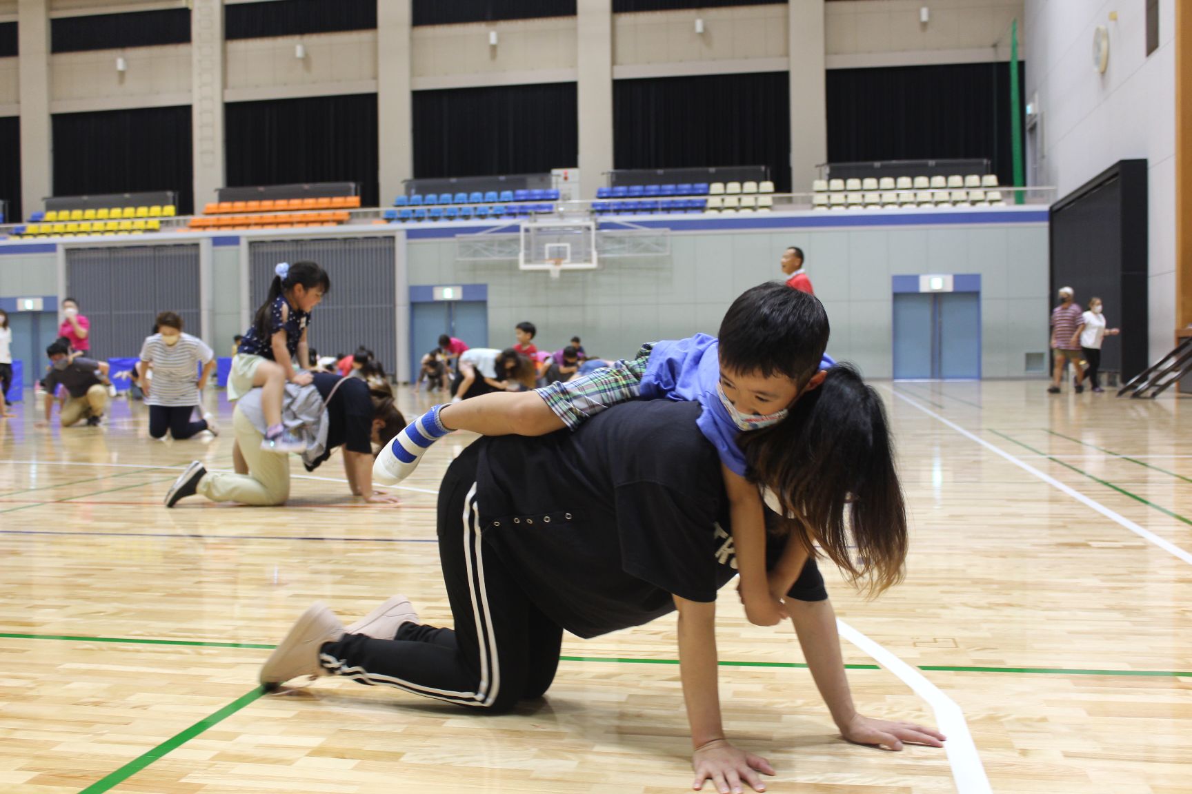 お母さんとお馬遊び