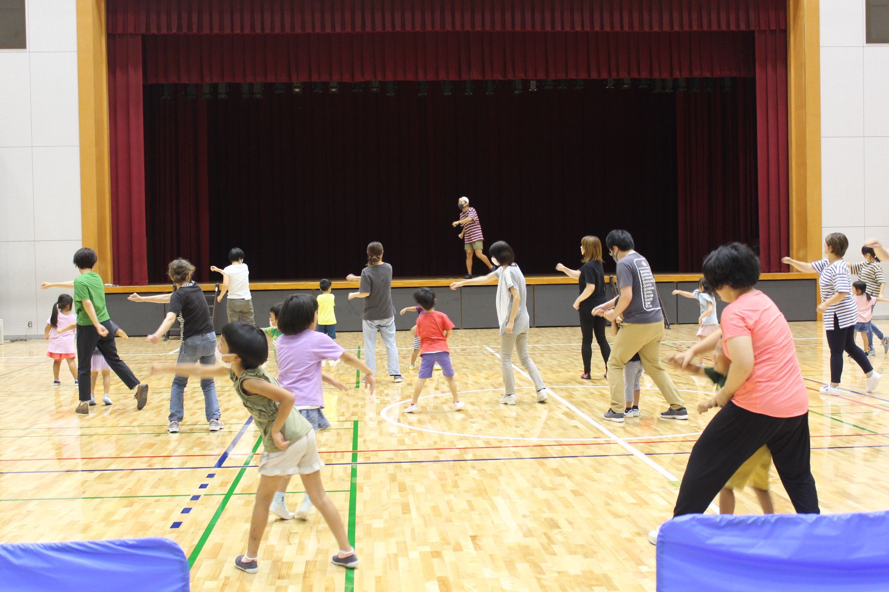 親子ダンスエクササイズ