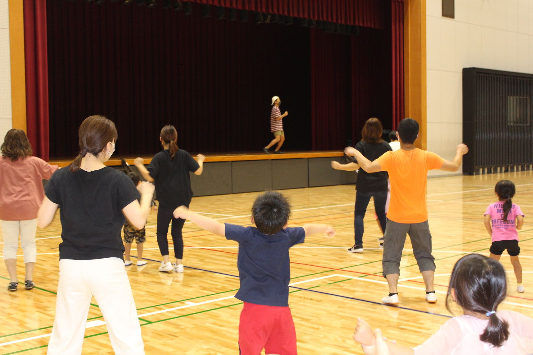 親子ダンスエクササイズ