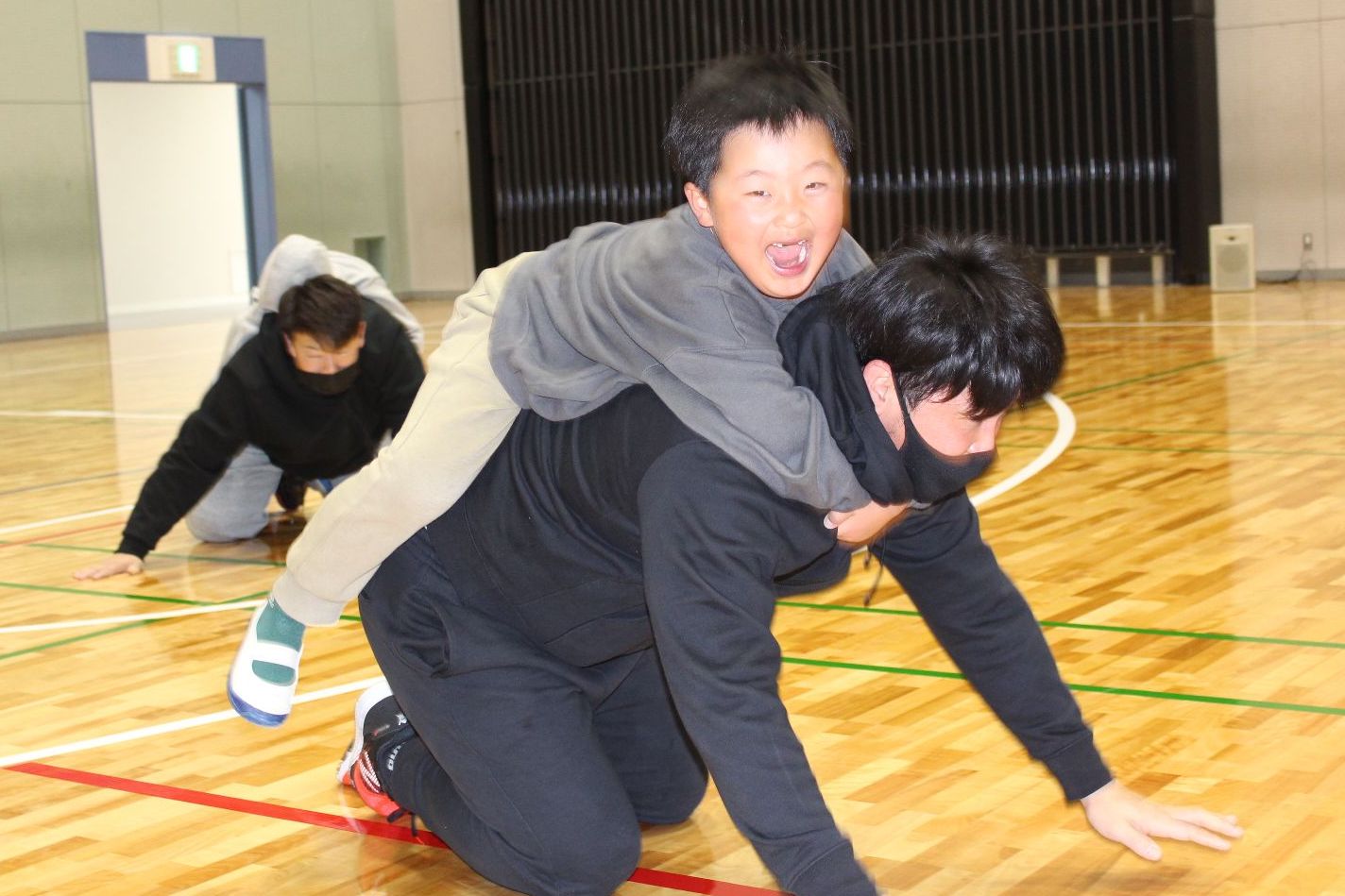 親子ふれあい遊び お馬ごっこ