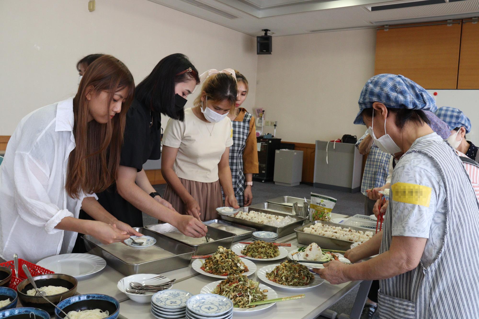 ミャンマーの家庭料理に挑戦