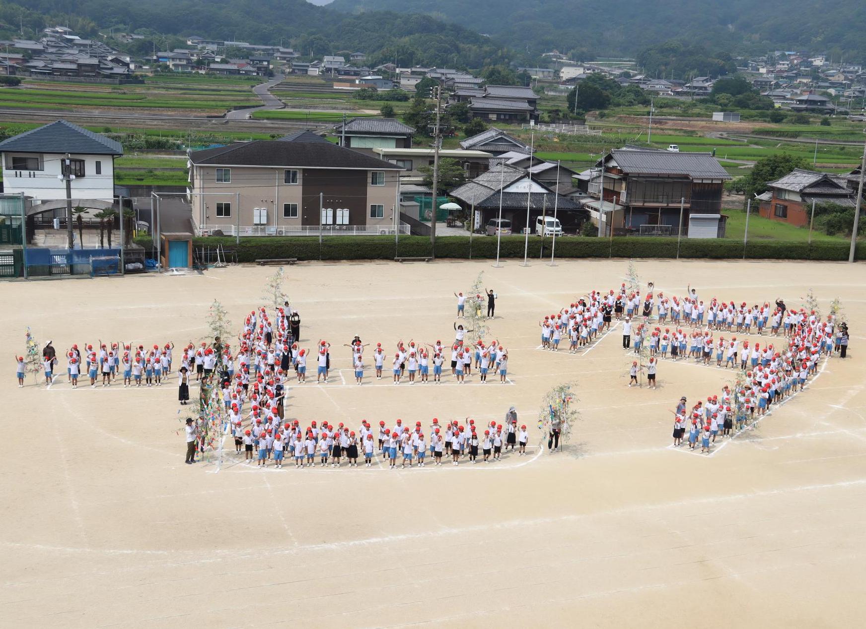 みんなの願い込め、七夕祭り（詫間小学校）