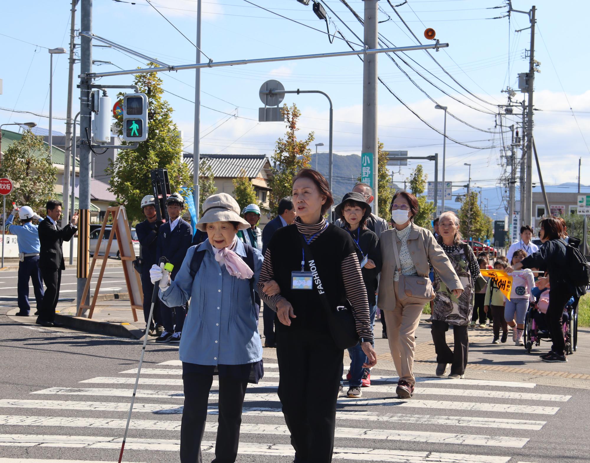 音のなる信号機を体験