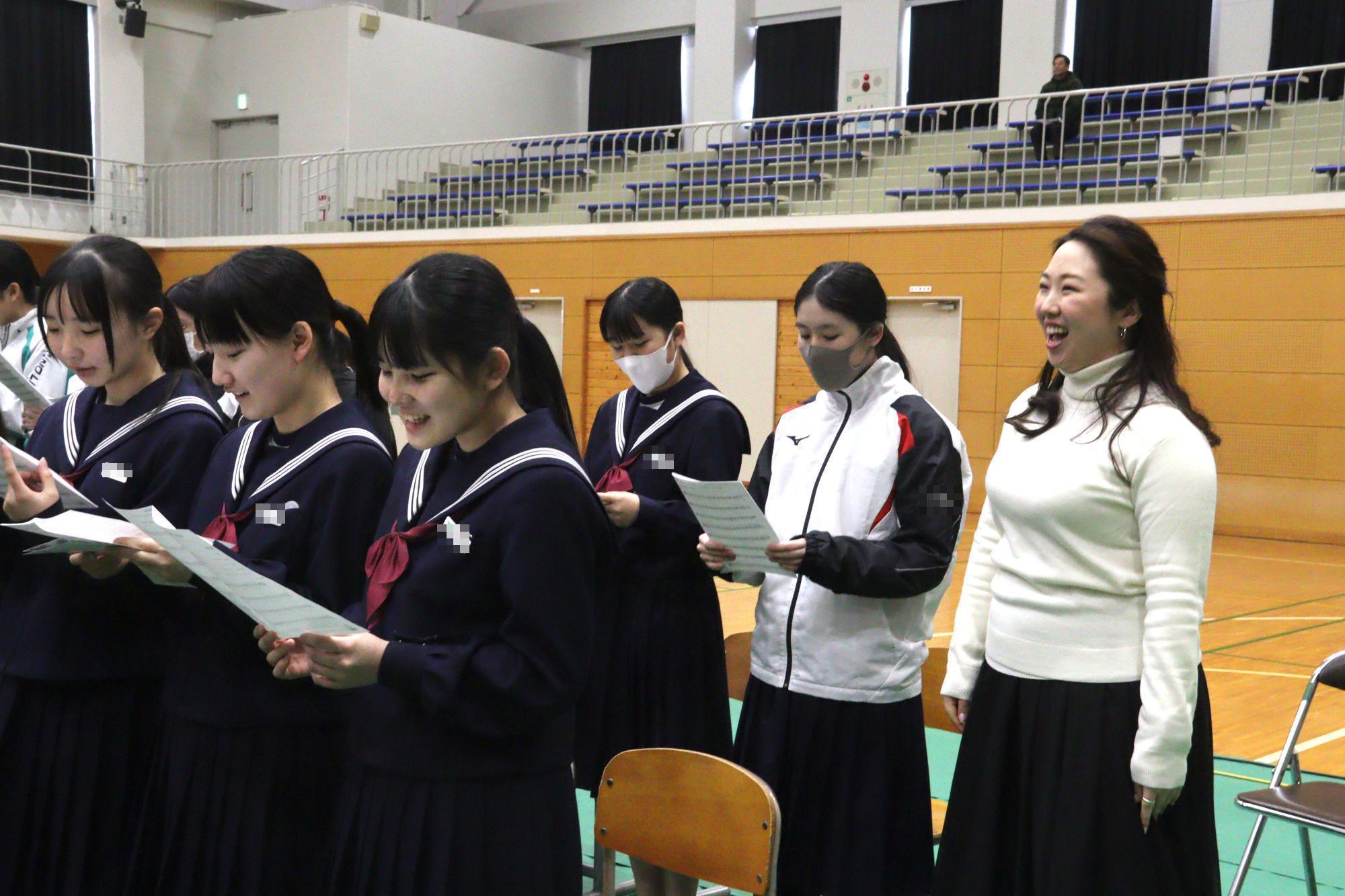 生徒の皆さんも合唱