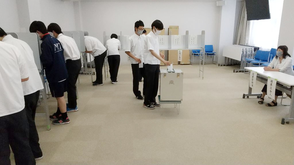 高専生の模擬投票