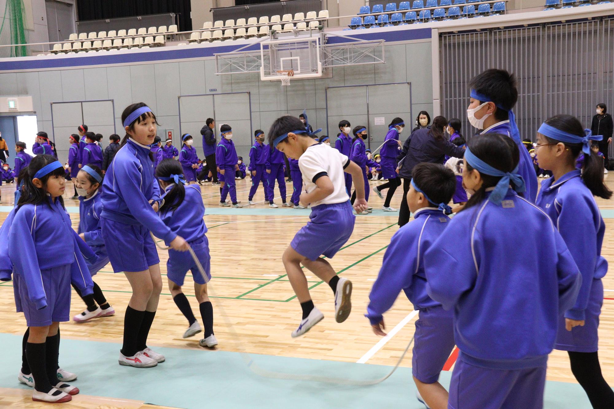 3校対抗長なわとび大会