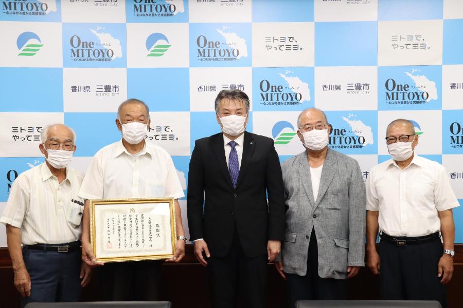 上高野地区自主防災会の皆さんと山下市長中央）