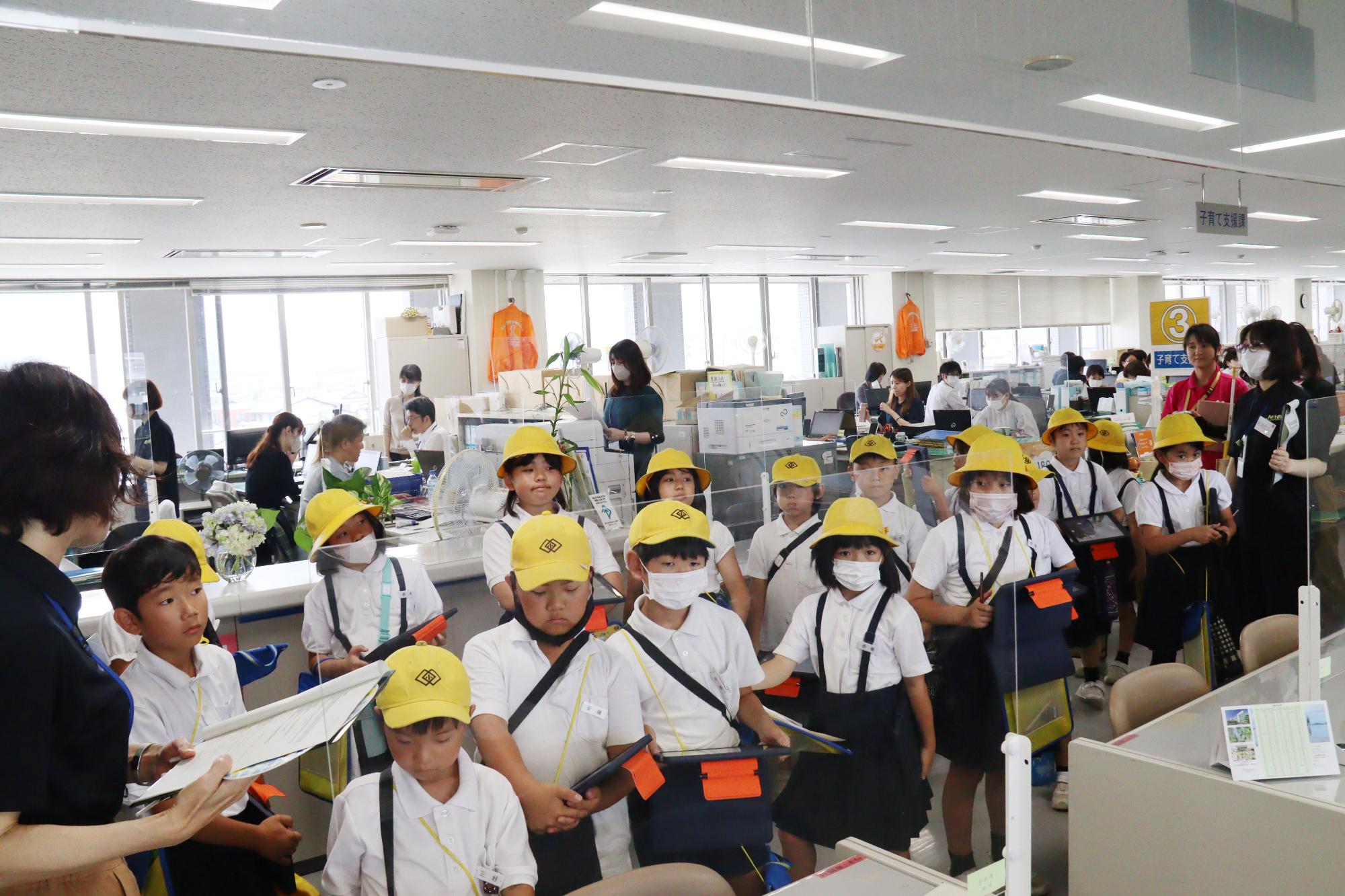 見学中