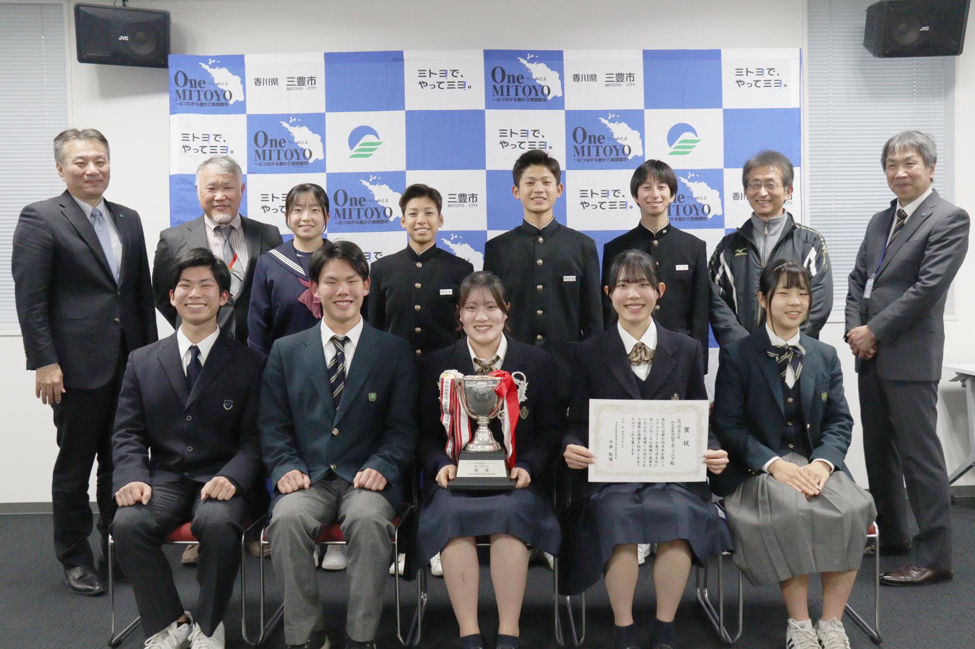 和太鼓集団響屋（おとや）ジュニアの皆さんの表敬訪問
