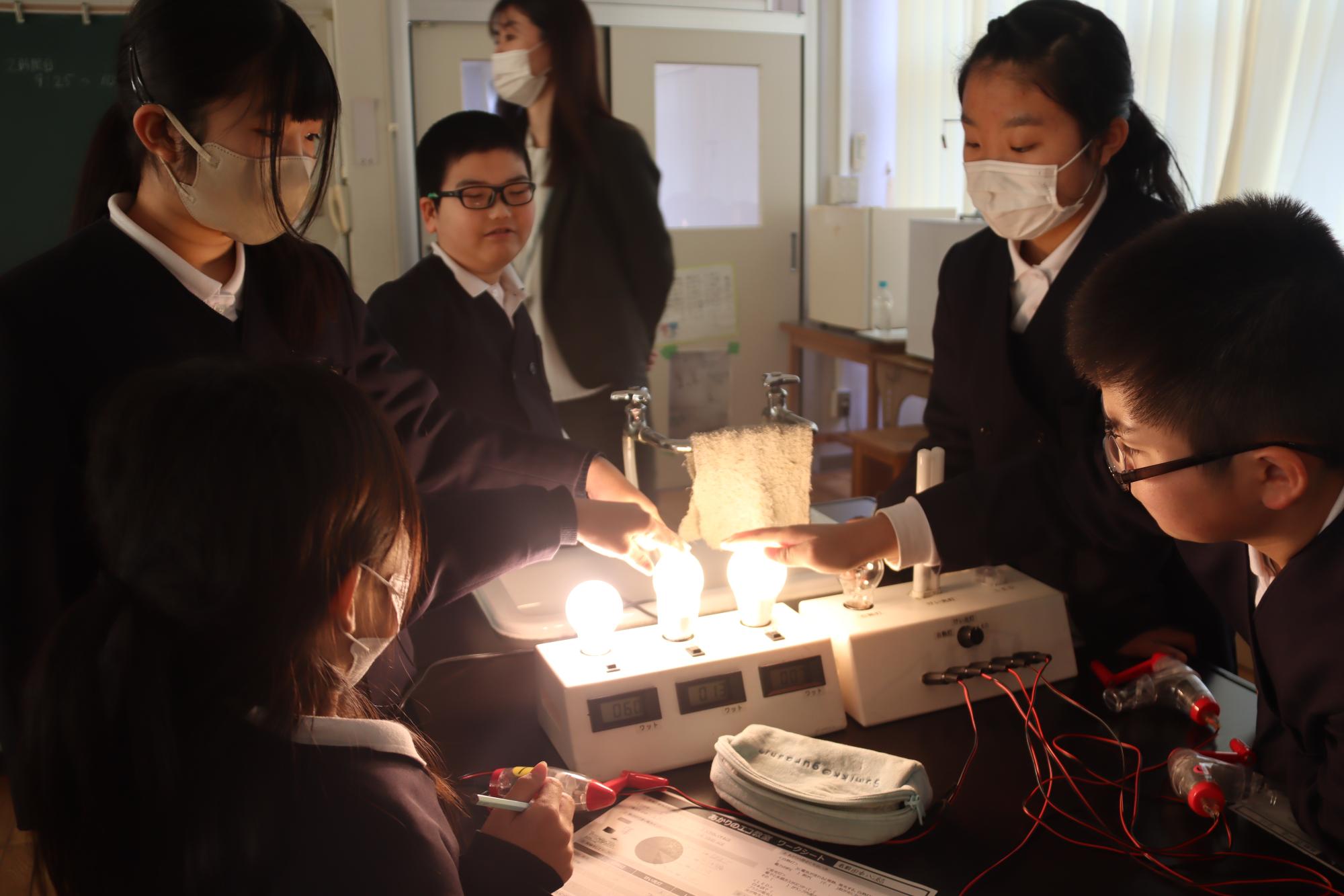 「灯り」から省エネを学ぼう（勝間小学校）