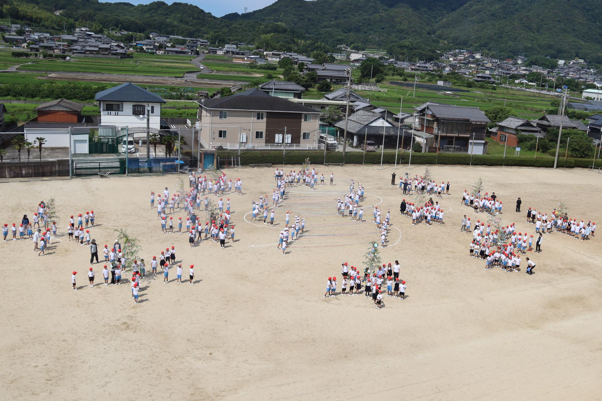 みんなの願い込め、七夕祭り（詫間小学校）