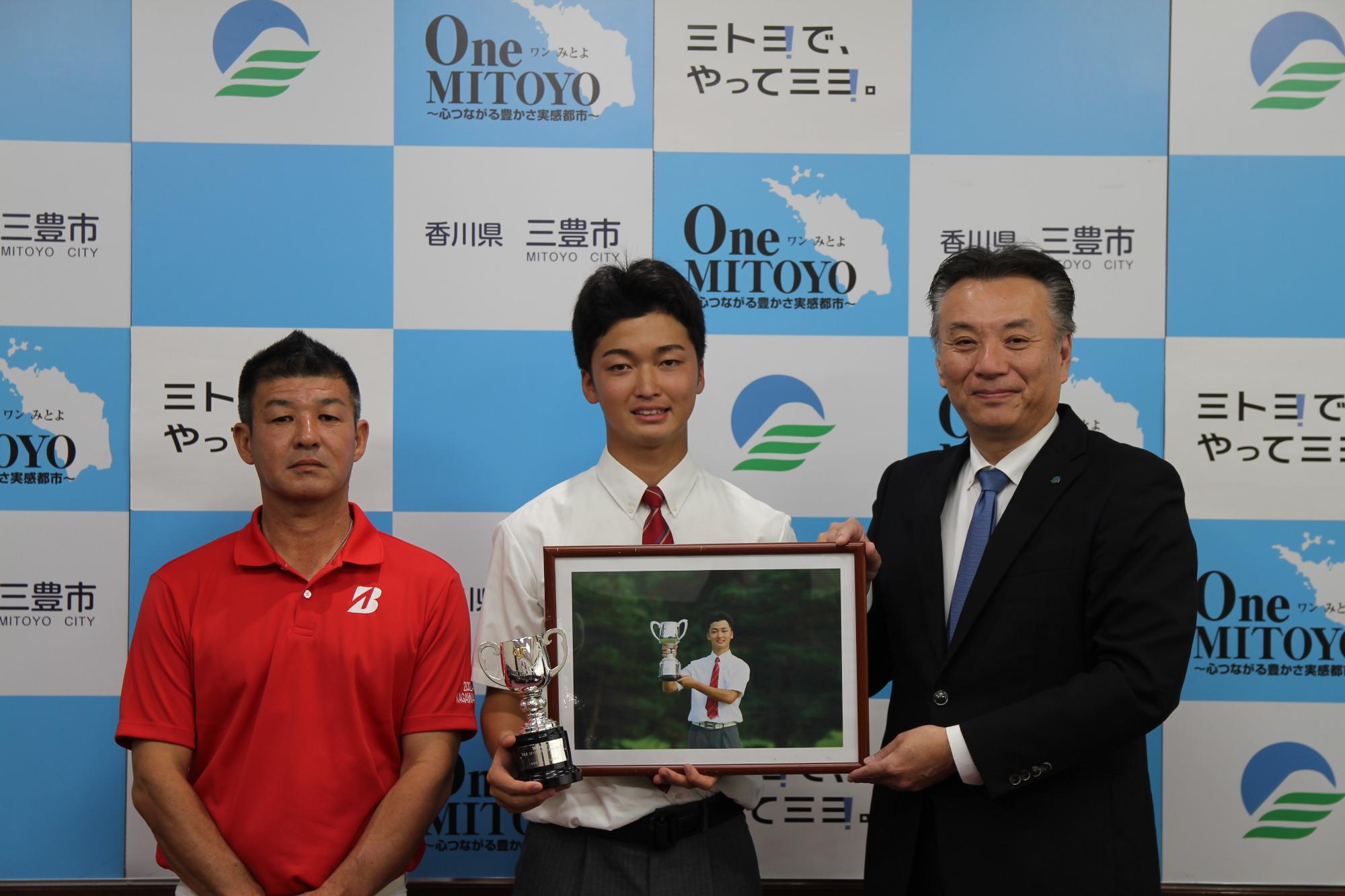 西山陽斗さん（ゴルフ優勝）