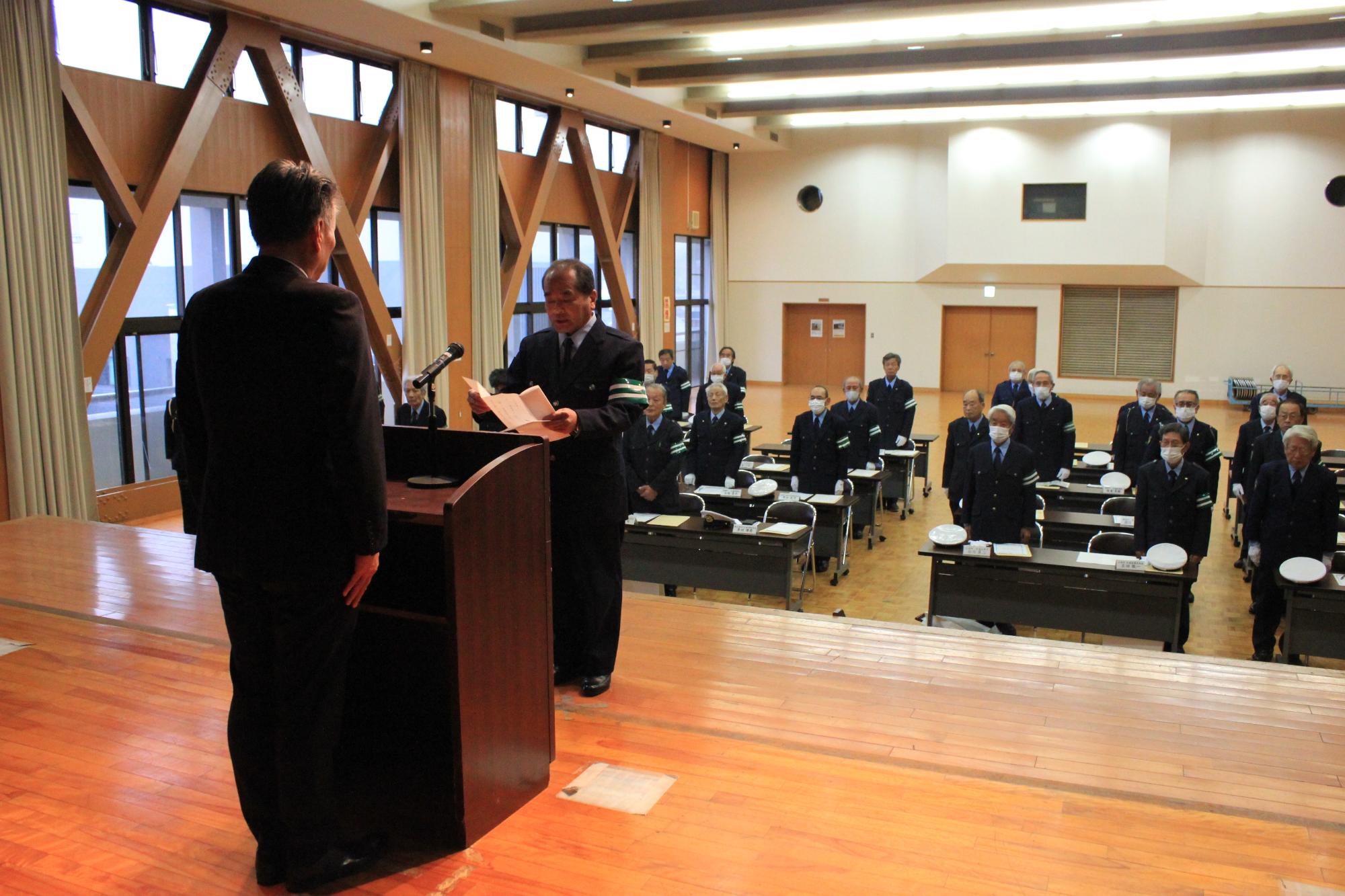 団結して交通指導に努める（令和8年交通指導員結団式）