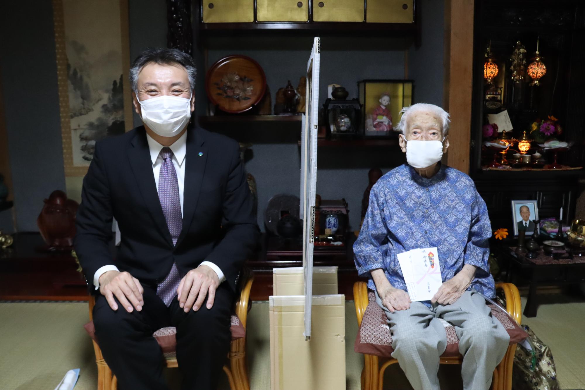 市長と岩倉ミユキさん
