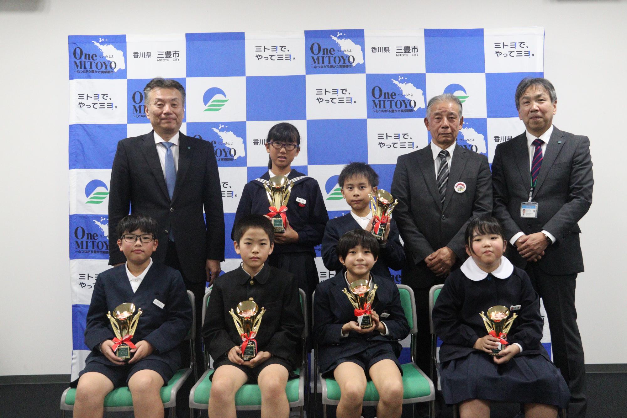 香川の発明くふう展受賞者の皆さん