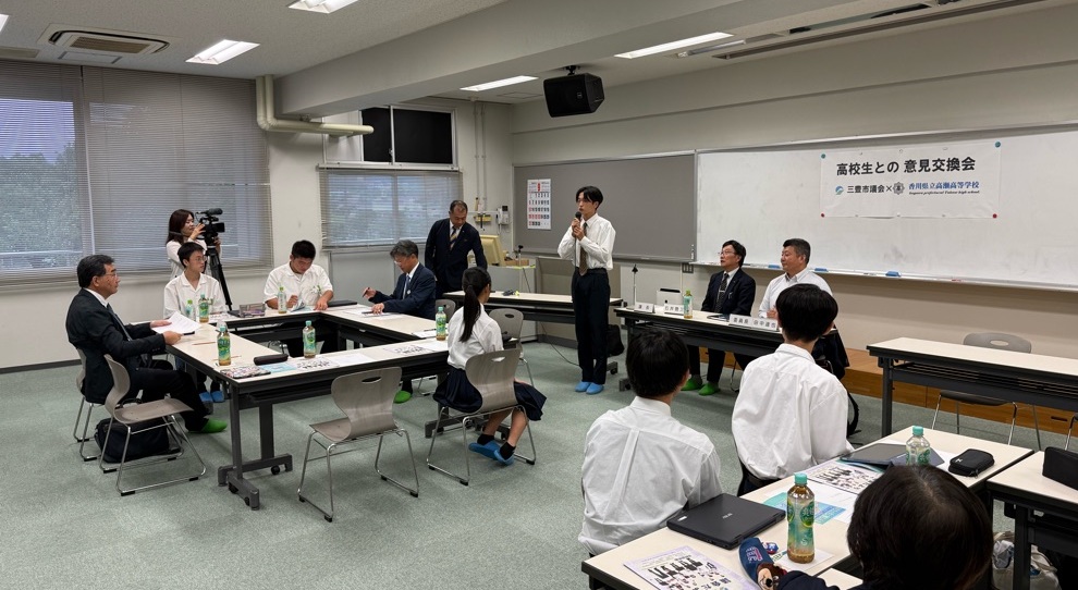 意見交換会の最後に、生徒会長がお礼の言葉を述べました